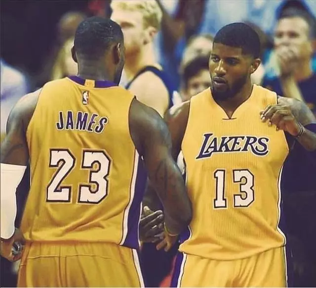 面向球门的 面向球门的