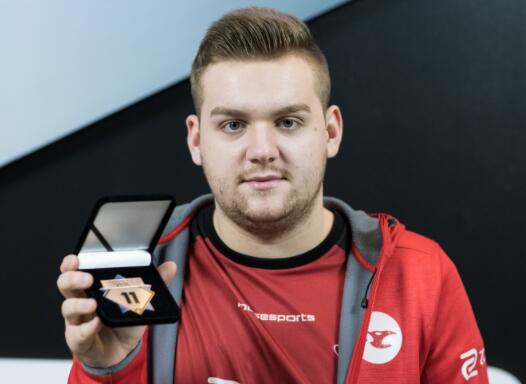 内线威胁 内线威胁